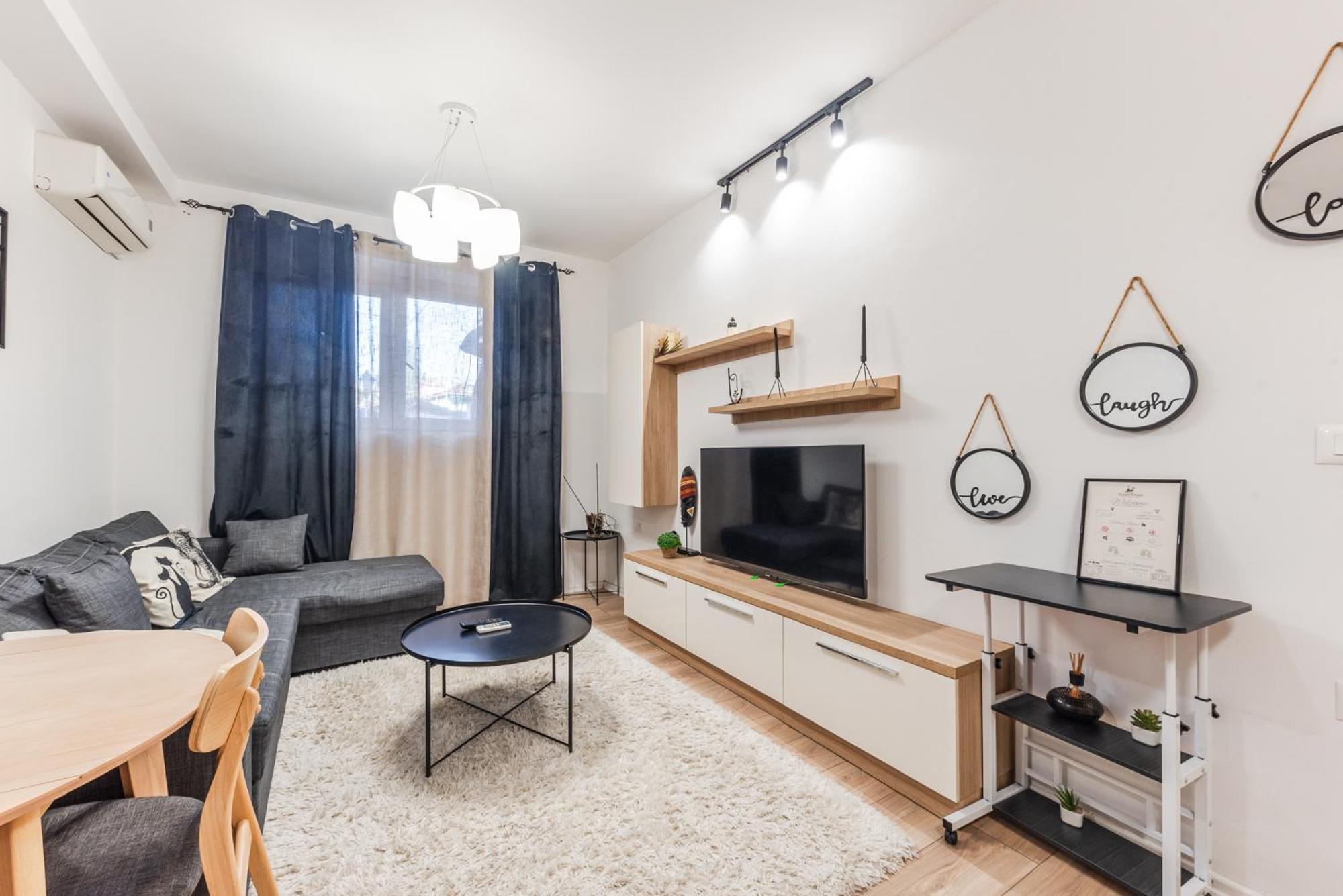Noir Apartment By Kondo Stays 티라나 외부 사진
